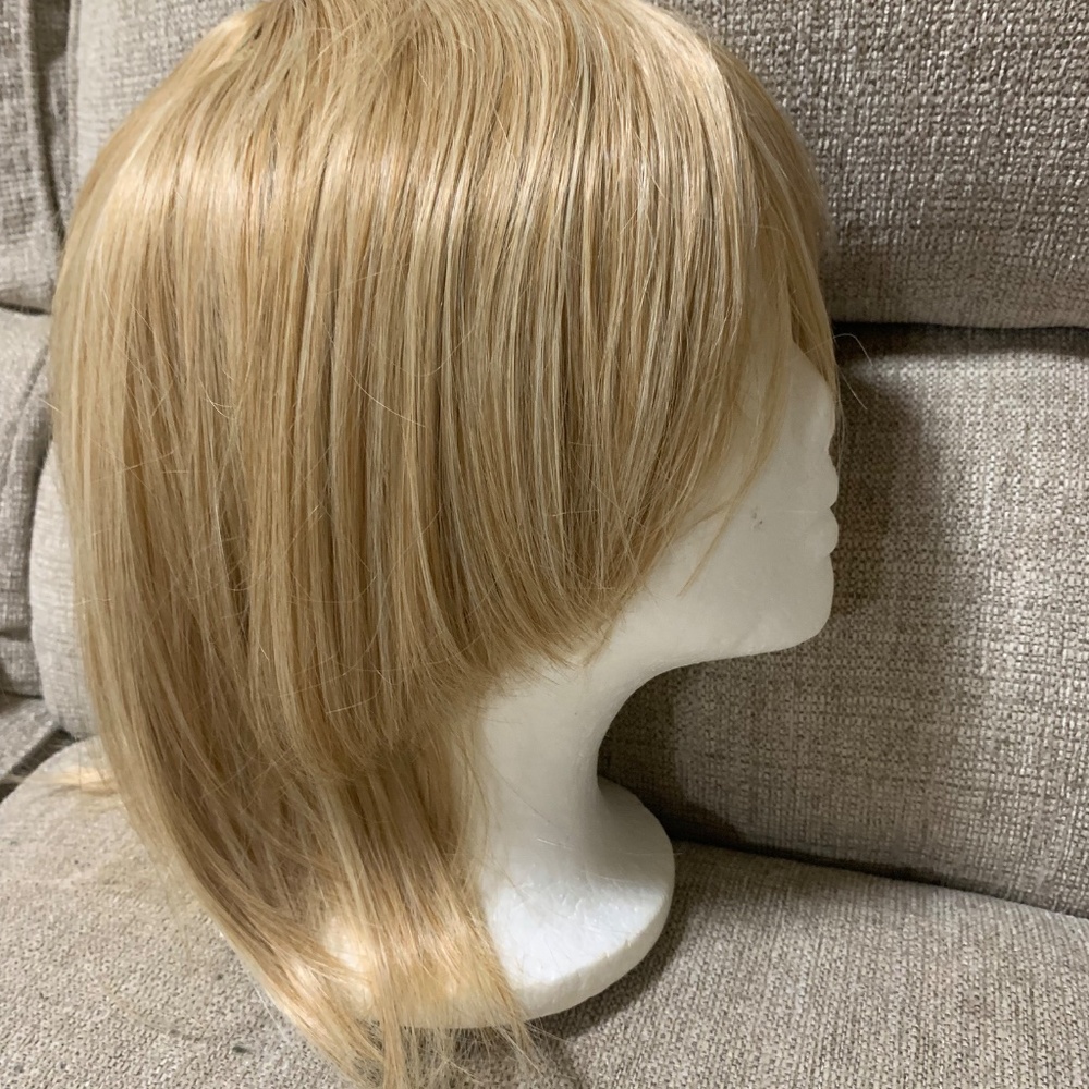 Wig - Picture 5 of 6